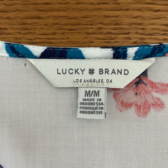 Pretty Lucky Brand wrap top with side tie and front snap. Med. - Picture 9 of 12